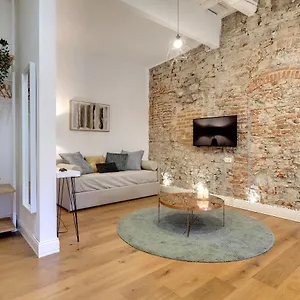 https://mamo-florence-corinne-apartment.it-tuscanyhotel.com