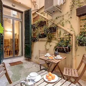 https://mamo-florence-charlies-apartments.it-tuscanyhotel.com