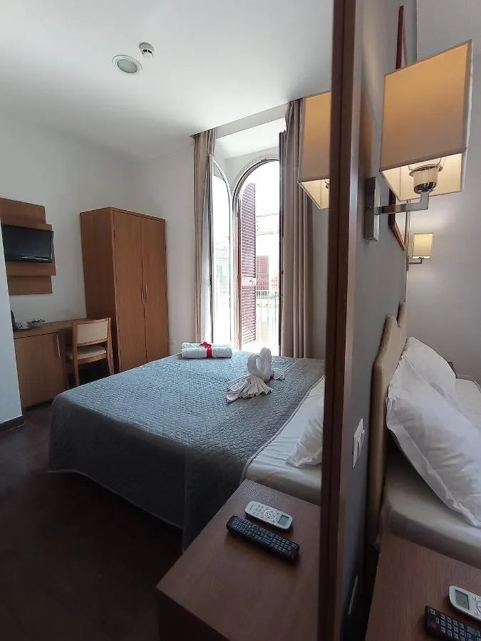 **  Rome Travellers Hotel Itália