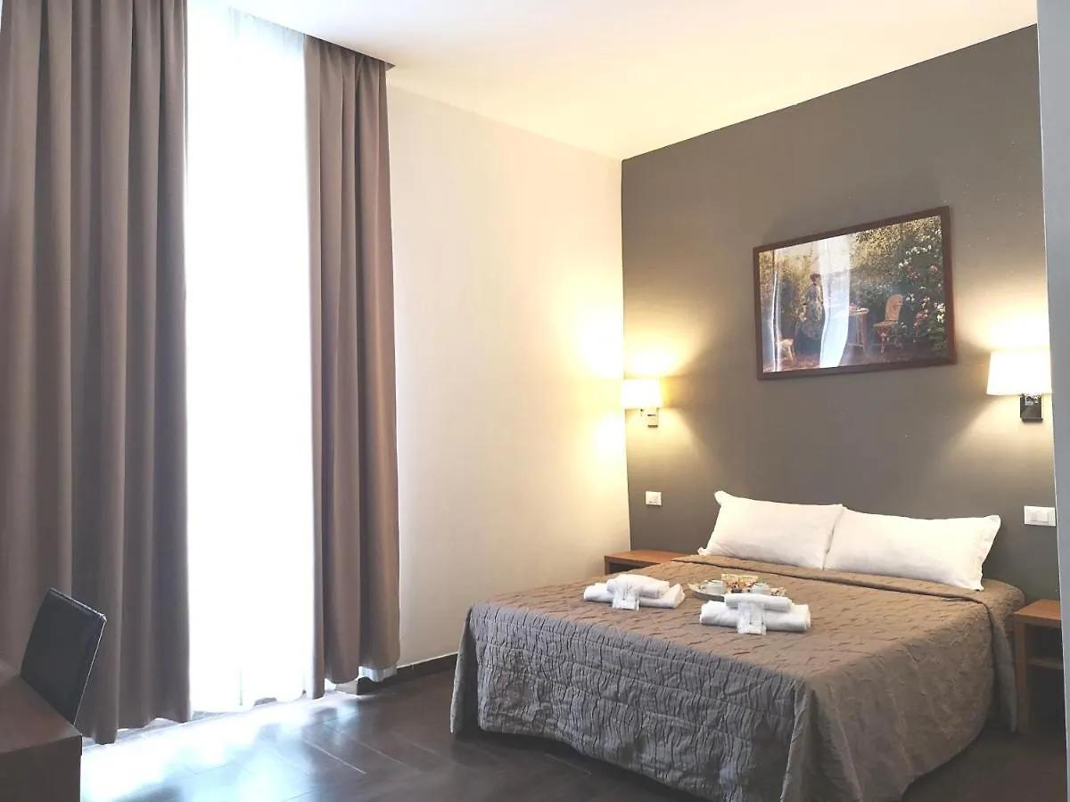 Rome Travellers Hotel 2*,